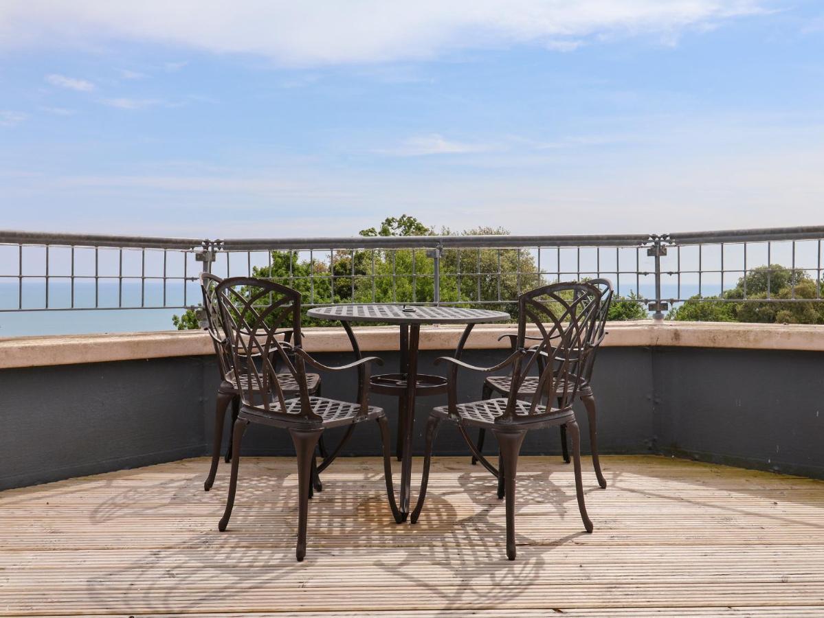 The Penthouse Apartment ไลม์รีจิส ภายนอก รูปภาพ